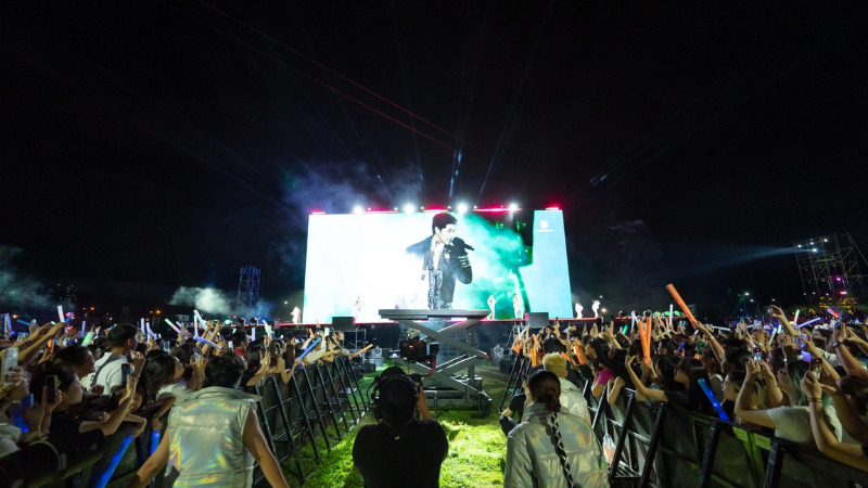 Bữa tiệc âm nhạc đầy sôi động và cảm xúc tại The Global Celebration Bữa tiệc âm nhạc đầy sôi động và cảm xúc tại The Global Celebration